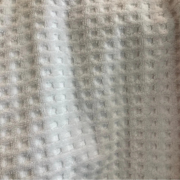 LA VIE EN ROSE Sz M Hotel Collection Belted Luxurious Waffle  Terry Spa Robe - Picture 10 of 10